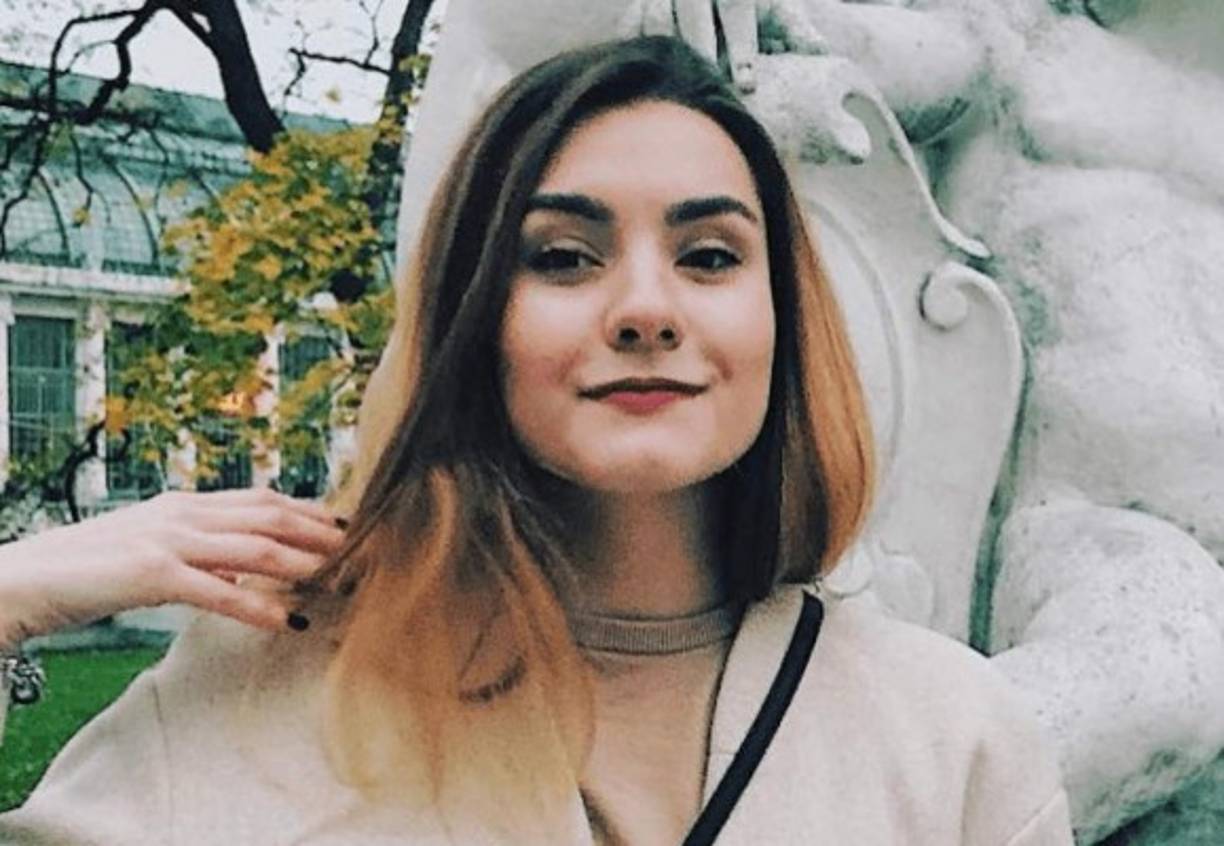 Varios pasajeros recordaron ver a Protasevich, de 26 años, abrir su equipaje y pasarle algunas cosas a su novia cuando quedó claro que el avión aterrizaría en Bielorrusia.