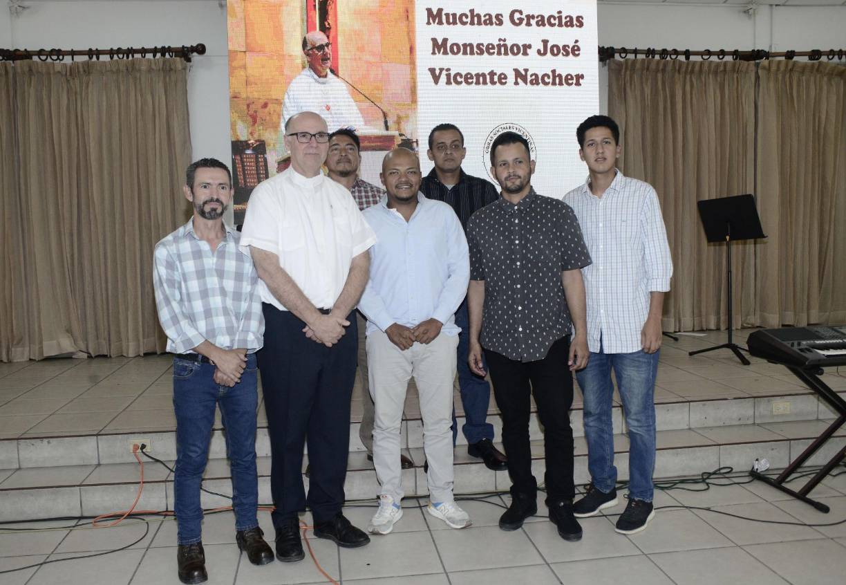 Miembros del Centro de Rehabilitación, una de las obras de la fundación, se hicieron presentes 