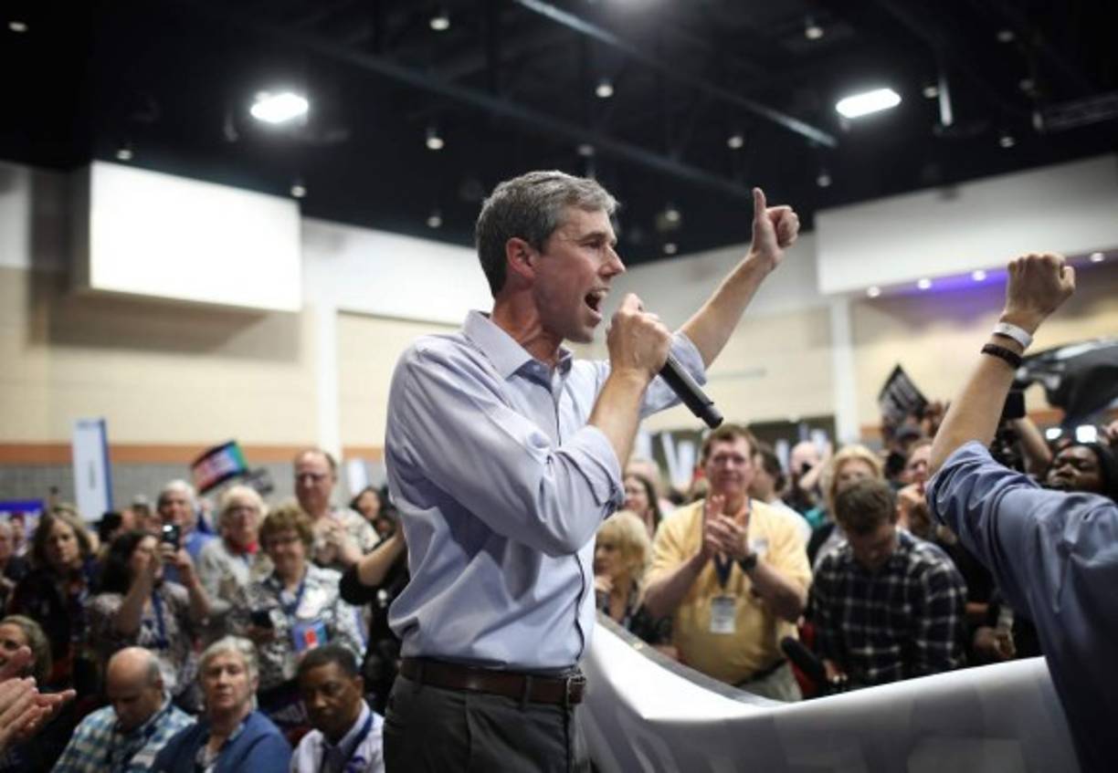 Tras despertar una gran base de seguidores en todo el país durante su fallida candidatura al Senado de Texas, Beto O'Rourke regresa al ruedo político buscando arrebatarle la Casa Blanca a Donald Trump.<br/><br/>El carismático excongresista de 46 años de edad es una de las grandes estrellas del Partido Demócrata gracias a su capacidad de oratoria y de recaudar fondos para sus campañas, así como de llegar al electorado más joven a través de las redes sociales. Es comparado con el expresidente Barack Obama y apuesta por ser una de las sorpresas de la campaña.