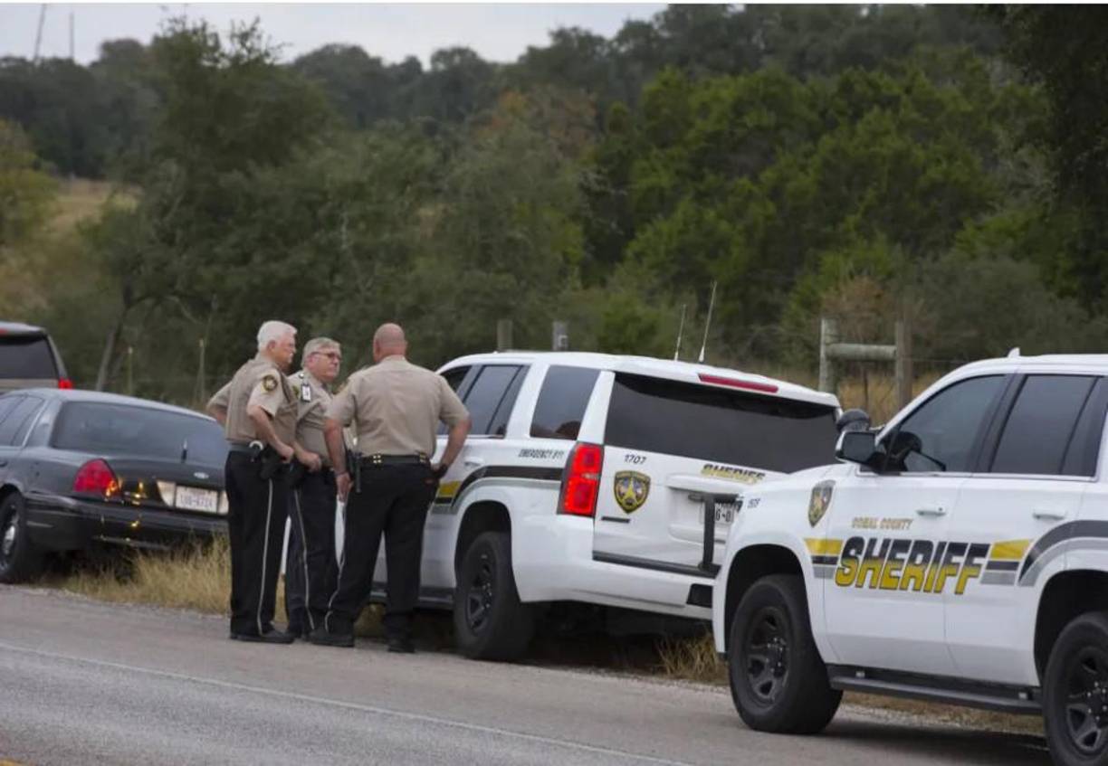 Brakhage lanzó una piedra al vehículo, por lo que fue acusado de vandalismo por la pareja policial. Los cargos contra Brakhage fueron retirados posteriormente.