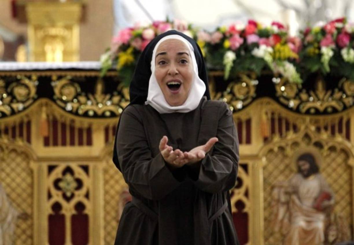 ÓPERA. Bajo el canto de Laura. La soprano española Laura Alonso en la iglesia Nuestra Señora del Carmen de Ciudad de Panamá. Foto: EFE/Alejandro BolÌvar