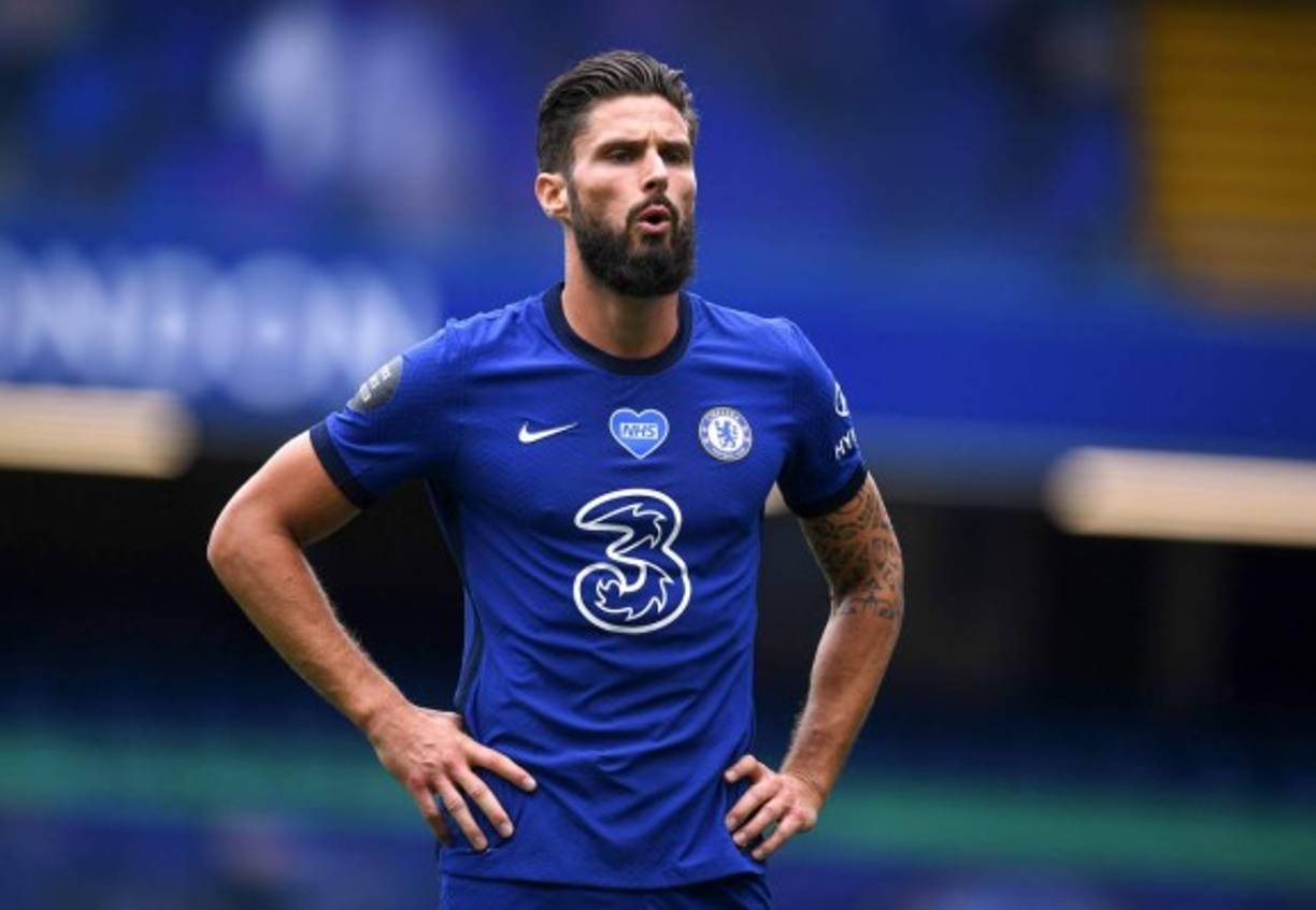 El delantero francés Olivier Giroud espantó los rumores en declaraciones a Téléfoot que le situaban como alternativa a Luis Suárez como posible fichaje de la Juventus. 'Está lejos de ser verdad. Soy jugador del Chelsea. Siempre es bueno llamar la atención de grandes equipos, pero me mantengo concentrado en el Chelsea', sentenció.