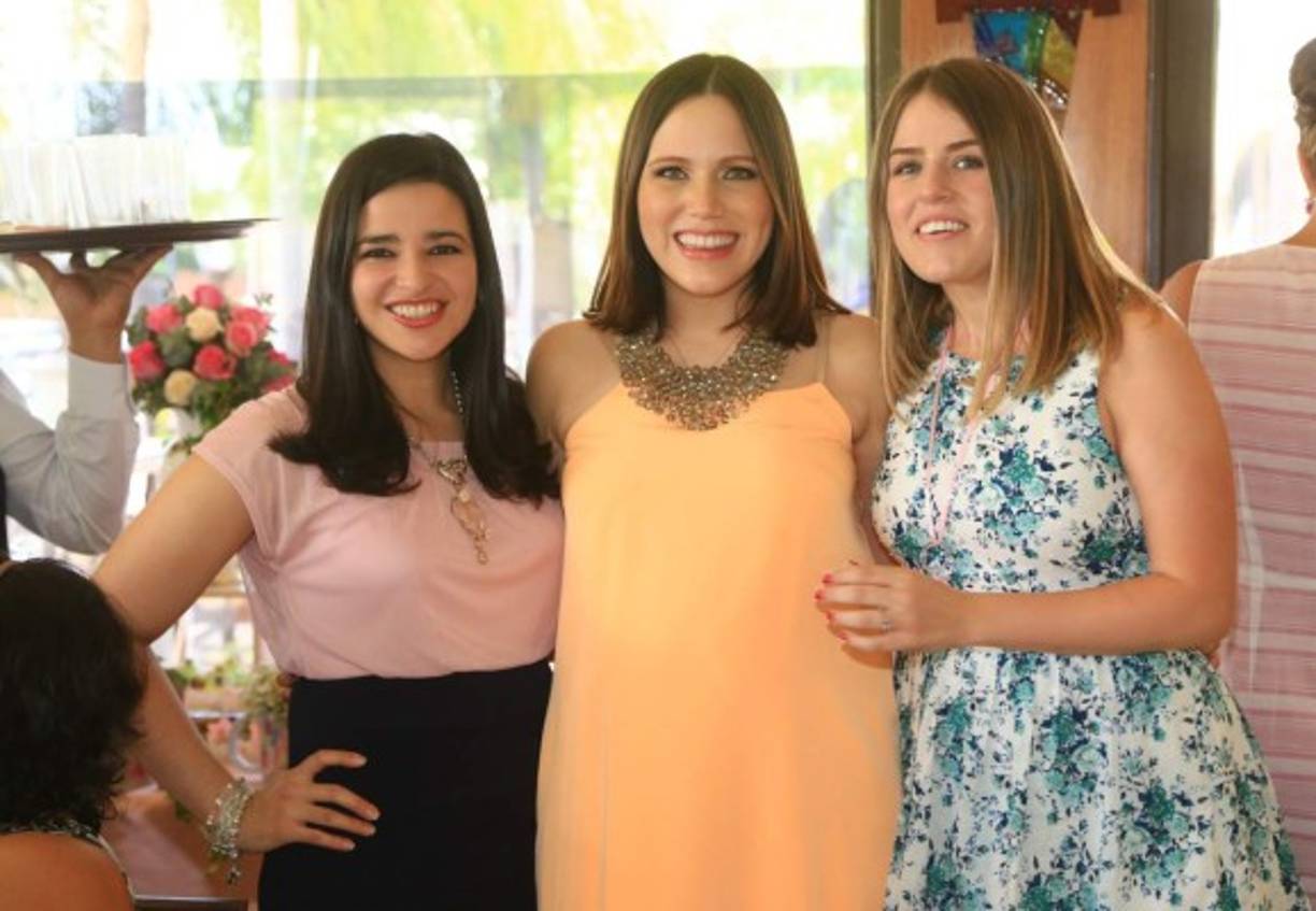 Fabiola Molinari, Daniela Palacios y Jordan Lara.