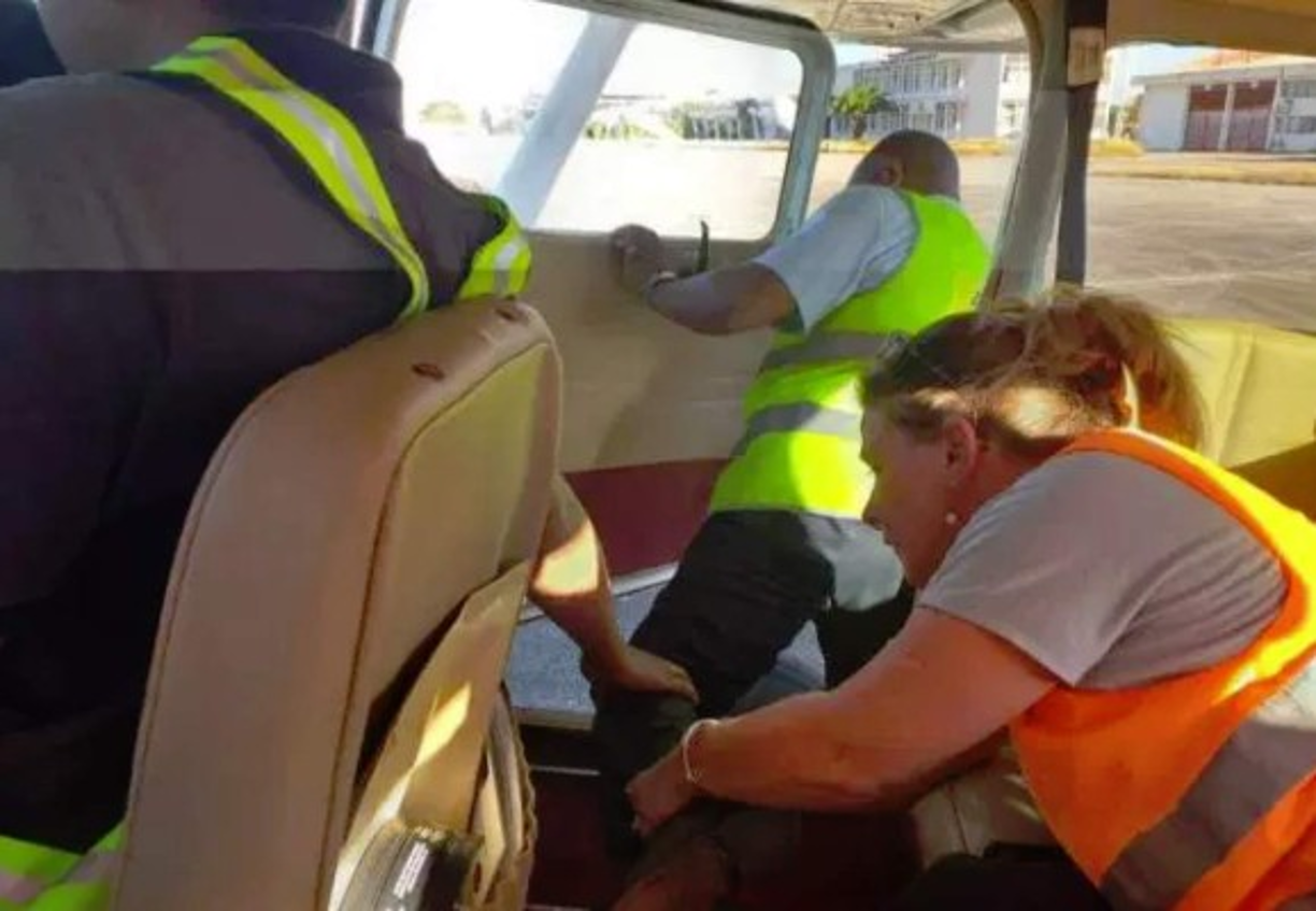 Las autoridades inspeccionaron la avioneta para determinar su presentaba algún desperfecto mecánico con el objetivo de descartar varias hipótesis sobre el caso.