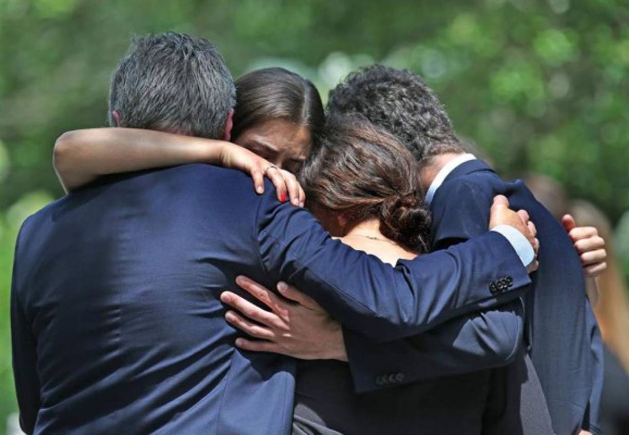 Según medios locales, la muerte de la joven pudo haberse debido a una sobredosis de medicamentos o drogas.<br/>