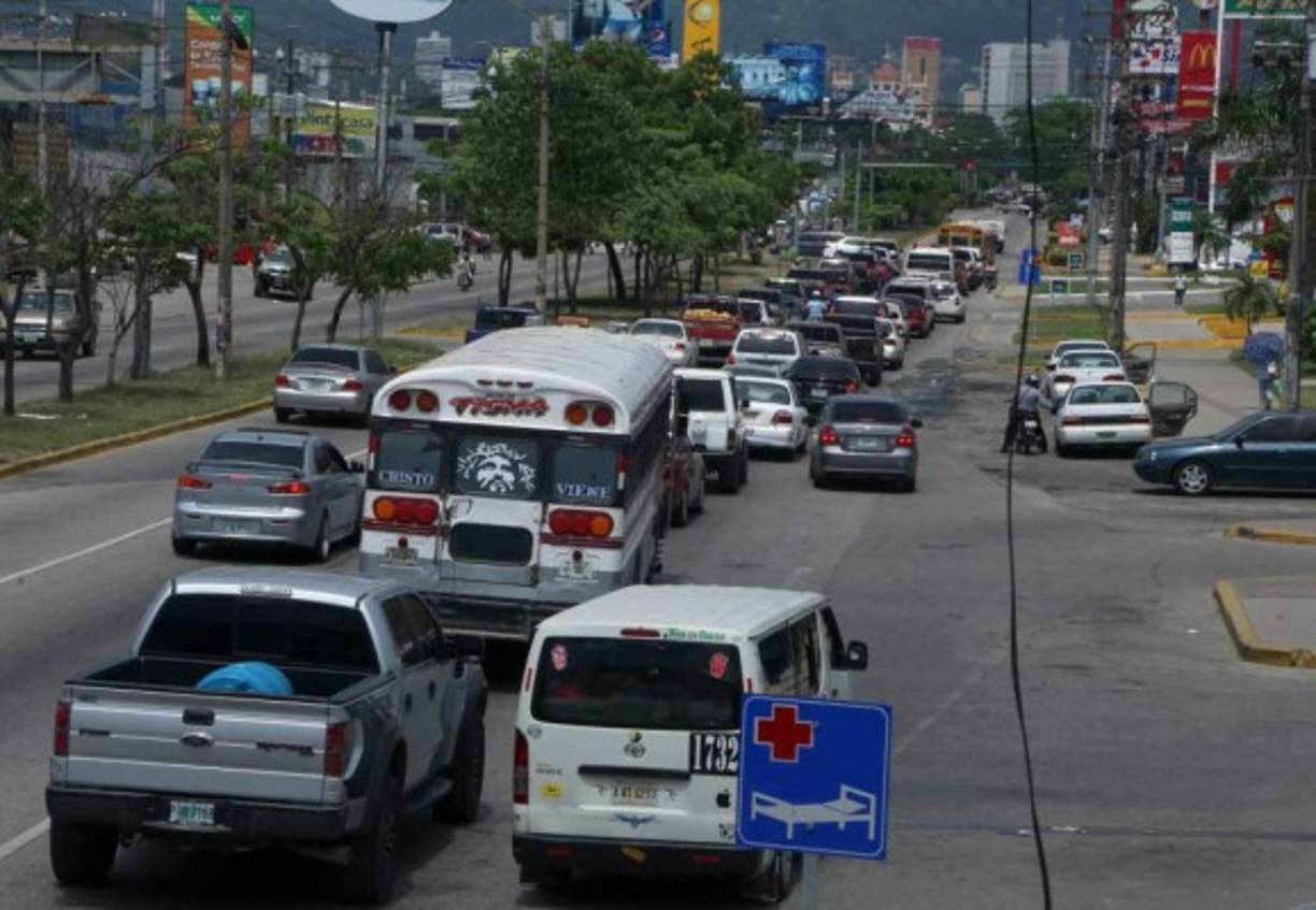 A juicio de expertos en transporte, el Metrosula se ha convertido en la única opción para que el servicio público dé el salto al modernismo y disminuya la delincuencia en el sector. El proyecto privado y que aglomera a más de 46 empresas del transporte tiene más de siete años de retraso; pero ahora parece que está cada vez más cerca de la realidad.