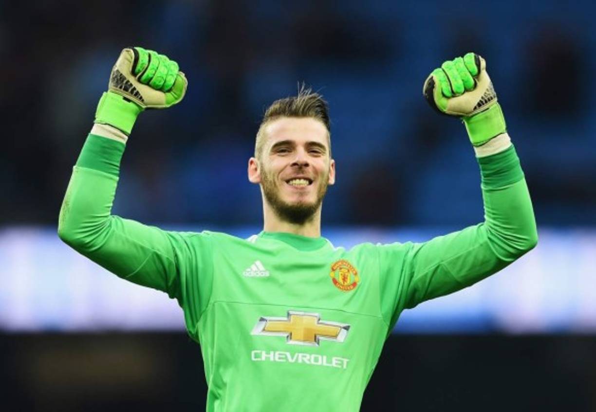 El Manchester United ha rechazado una oferta del Real Madrid por David de Gea, cuantifcada en 68 millones de euros (60 millones de libras), según publica Sky Sports citando a fuentes de dentro del club británico. José Mourinho ha tasado al meta español en 75 millones de euros, precio que bajaría a 25 siempre que se incluya a Álvaro Morata en la operación.