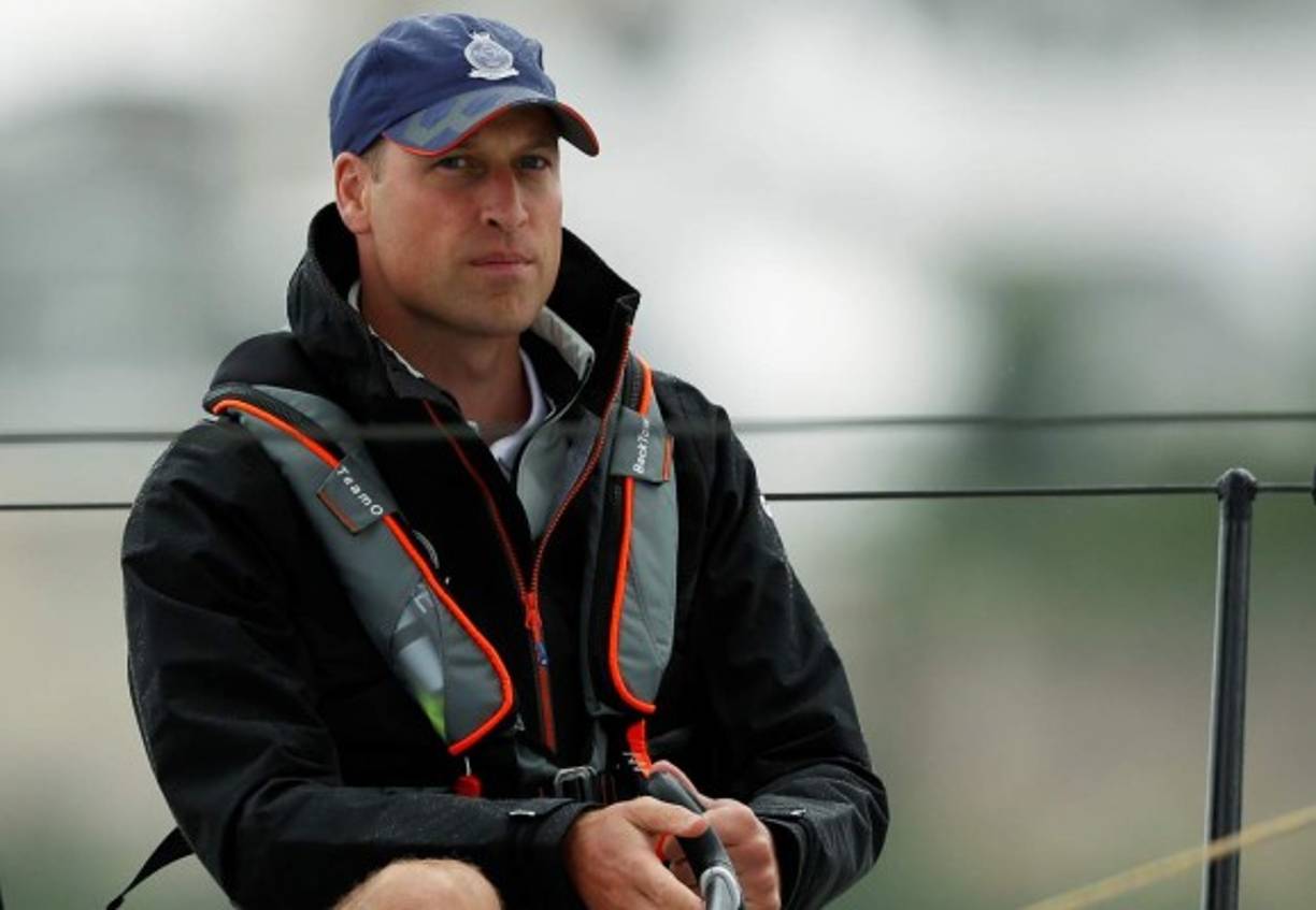 El evento también dio a la pareja la oportunidad de renovar su rivalidad deportiva. <br/>William derrotó a Kate cuando compitieron en una carrera de botes en Canadá en 2011, pero la duquesa se vengó tres años después cuando ganó un evento de navegación en Auckland durante su gira por Nueva Zelanda.<br/><br/>En 2017 William volvió a emparejar el terreno al ganar una carrera de navegación en el pueblo alemán de Heidelberg.