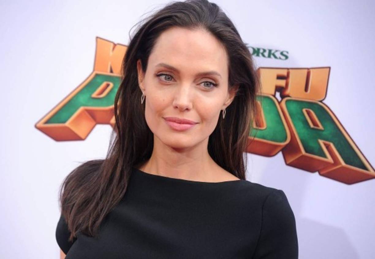Angelina Jolie asistió al Teatro Chino de Hollywood para la presentación de la tercera saga de la película animada Kun Fu Panda, en la que presta su voz a uno de los personajes.