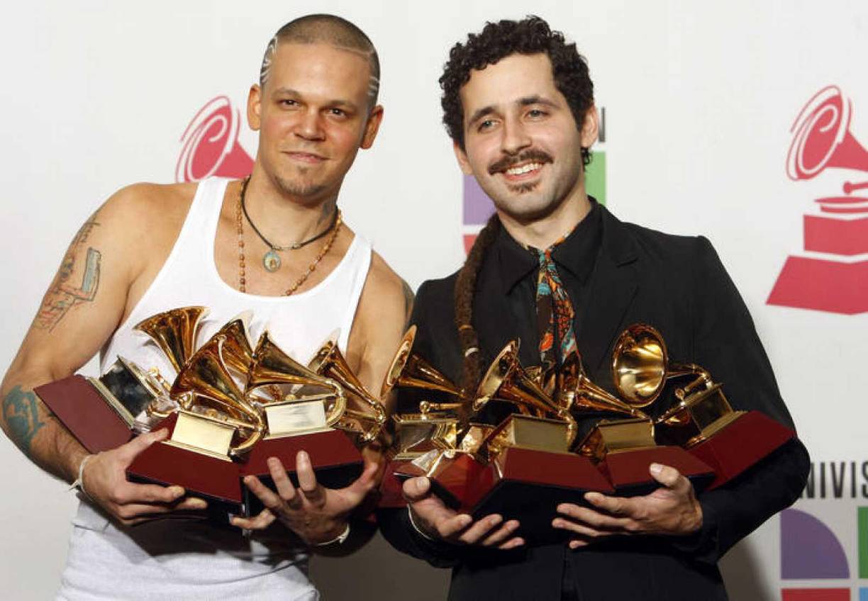 René, ha logrado importantes reconocimientos con su música, ha logrado ganar un total de 31 premios Grammy Latinos y en su carrera en solitario ha ganado cinco.