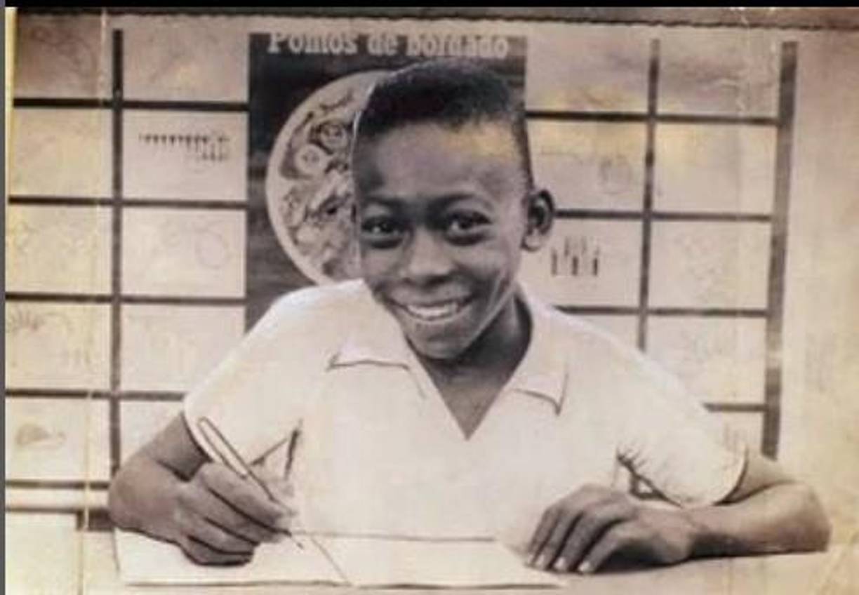 3. Cuando tenía 10 años lustraba botas en Brasil y jugaba fútbol descalzo.