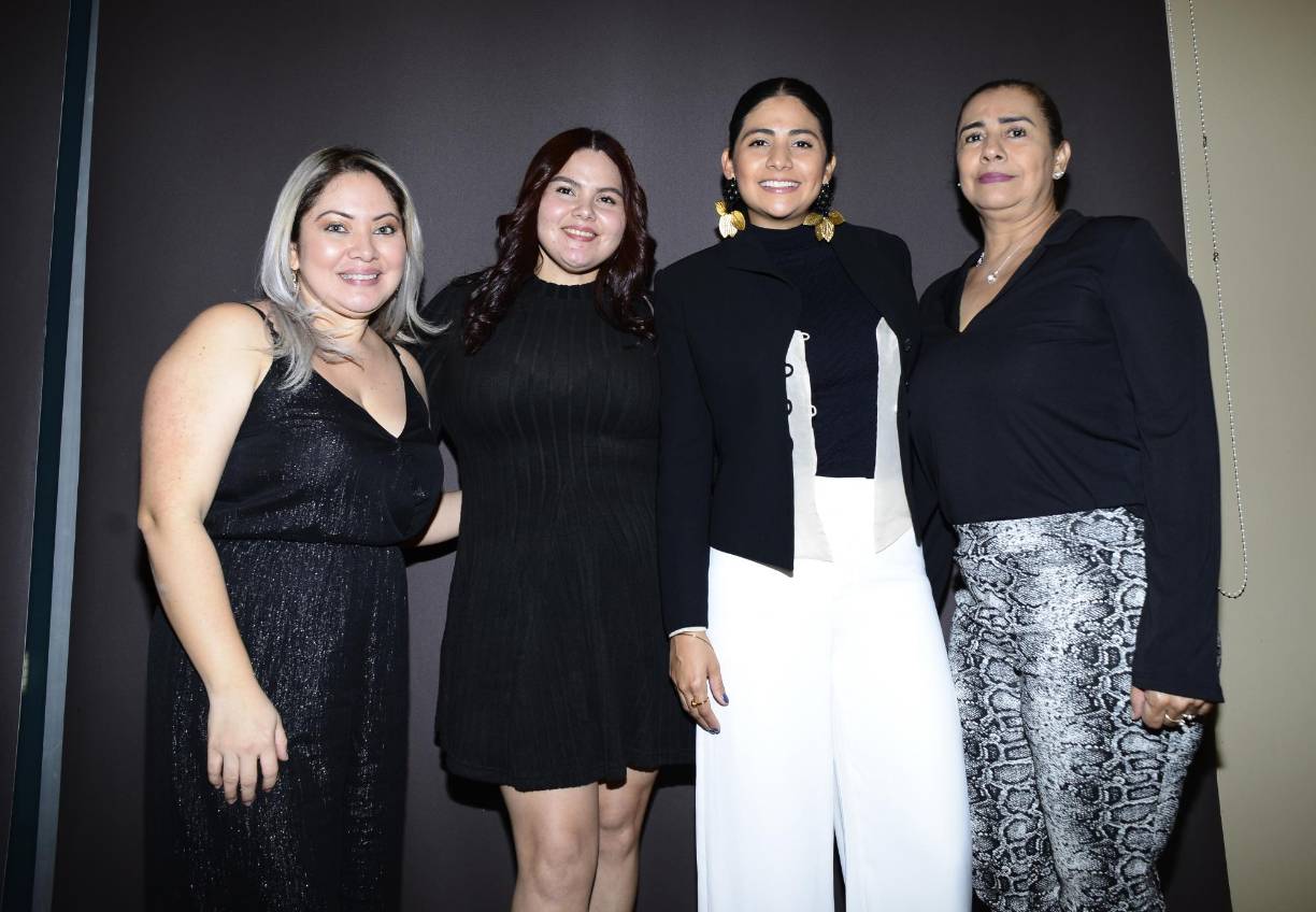 Kensy Bonilla, Angie Bonilla, Kimberly Erazo y Nolvia Montalván