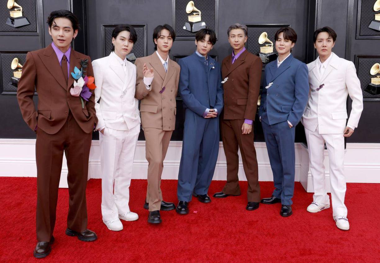 Las seguidoras del cantante no han parado de expresar su preocupación por el estado de salud de JK, les preocupa que esté bebiendo mucho y sospechan de que esté pasando por un período de depresión, quizás detonada por una suma de factores, el hiatus del grupo,´el servicio militar obligatorio, y el deseo de la mayoría de sus compañeros de emprender proyectos musicales en solitario y descansar más.