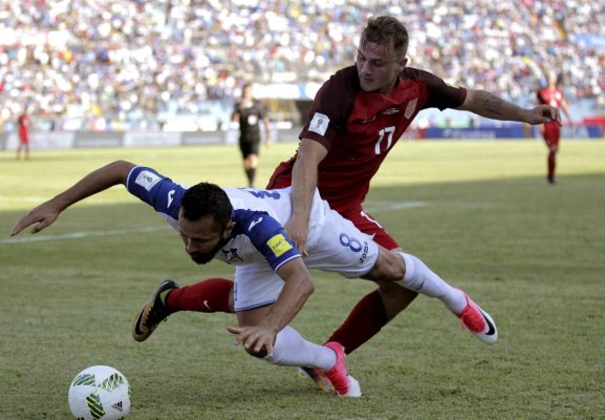 Honduras dejó escapar la victoria frente a EUA, tenía en sus manos la posibilidad de clasificar al Mundial pero al final ha quedado a la deriva, en Argentina peligran de no ir a la justa mundialista. Mira las mejores portadas de los diferentes medios a nivel mundial.