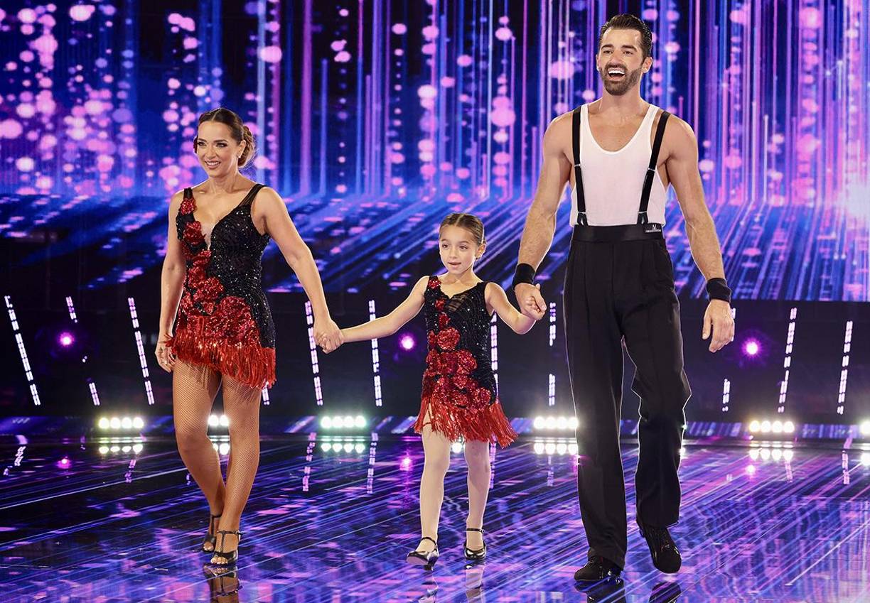El año pasado la pequeña participó en un baile especial junto a sus padres.