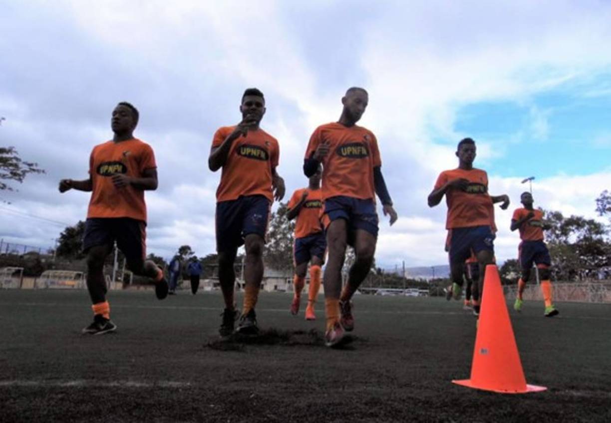 La UPNFM jugará el Torneo Clausura 2018 con el mismo plantel, así lo confirmó el entrenador Salomón Nazar. Solo se ha conocido la baja de Clinton Arzú.