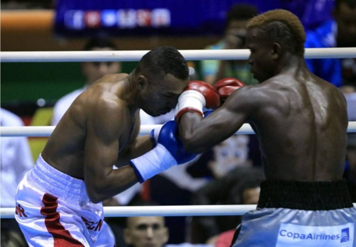 Pero no pudo con el poder de los derechazos y zurdazos del 'Escorpión' Ruiz.