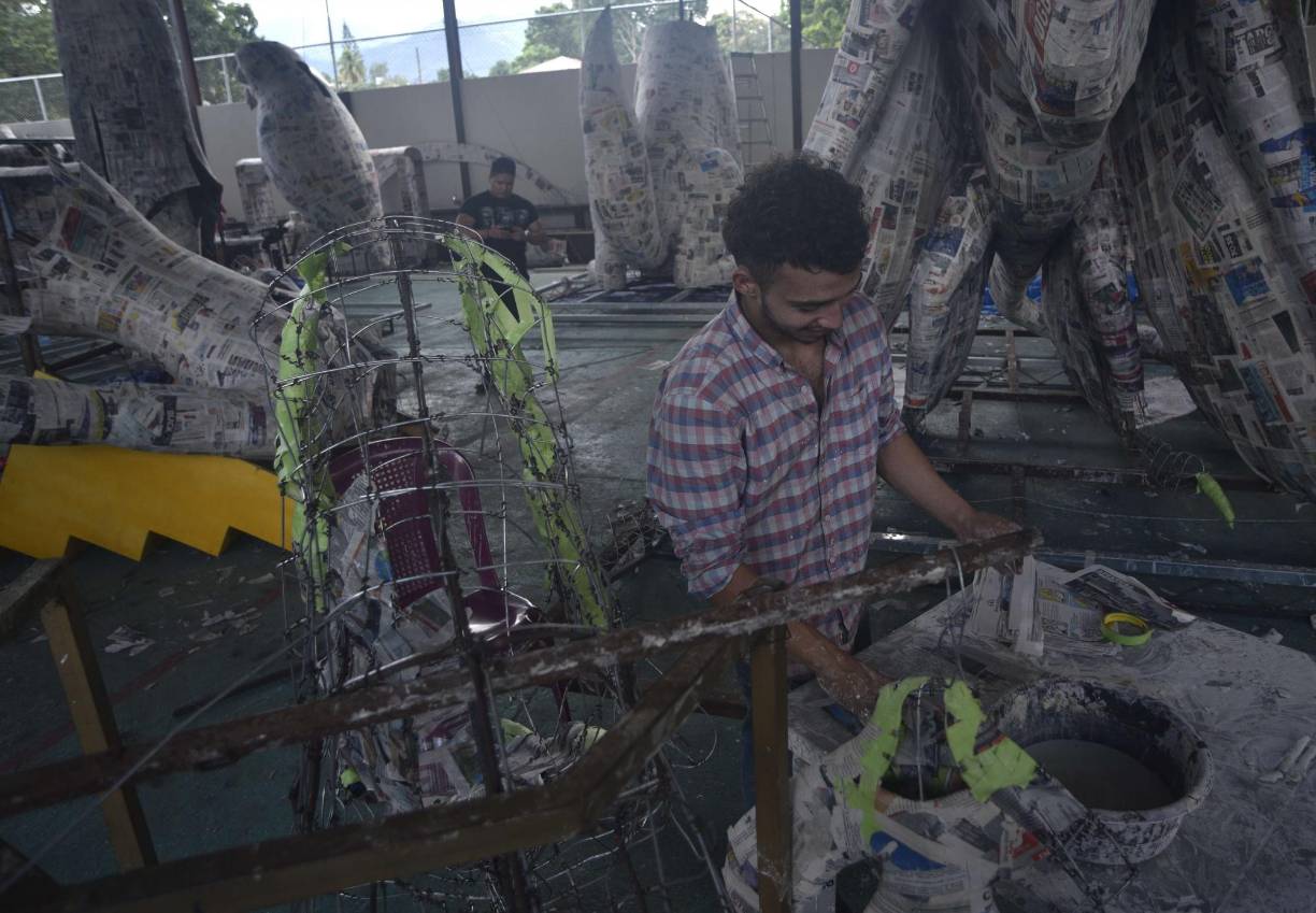 Para entender el motivo de las chimeneas, los trinitecos cuentan que todo surgió por las tradiciones religiosas hace cientos de años, cuando los pobladores quemaban ocote por donde pasaba la procesión de la Inmaculada Concepción.