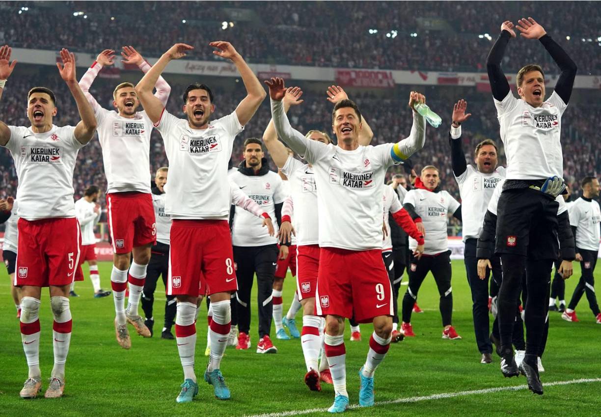 Polonia - Los polacos lograron clasificar por segundo Mundial consecutivo, luego de haberse perdido las ediciones de 2010 y 2014, y se recupera de su pobre paso por la Eurocopa-2020, cayendo en la fase de grupos con un solo punto de nueve posibles.