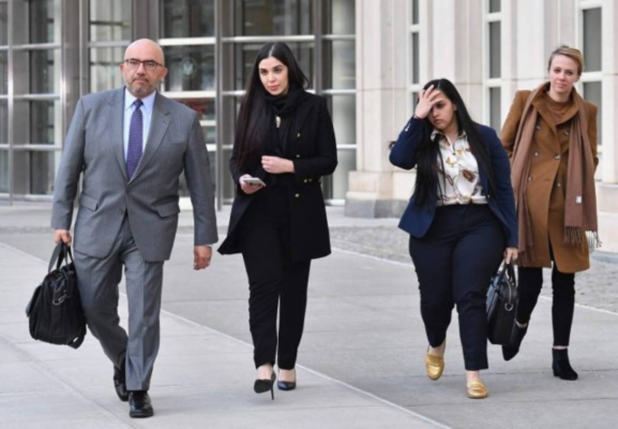 Su esposo estaría enfrentando cadena perpetua de encontrarlo culpable de 10 cargos de tráfico de drogas a Estados Unidos durante 25 años.