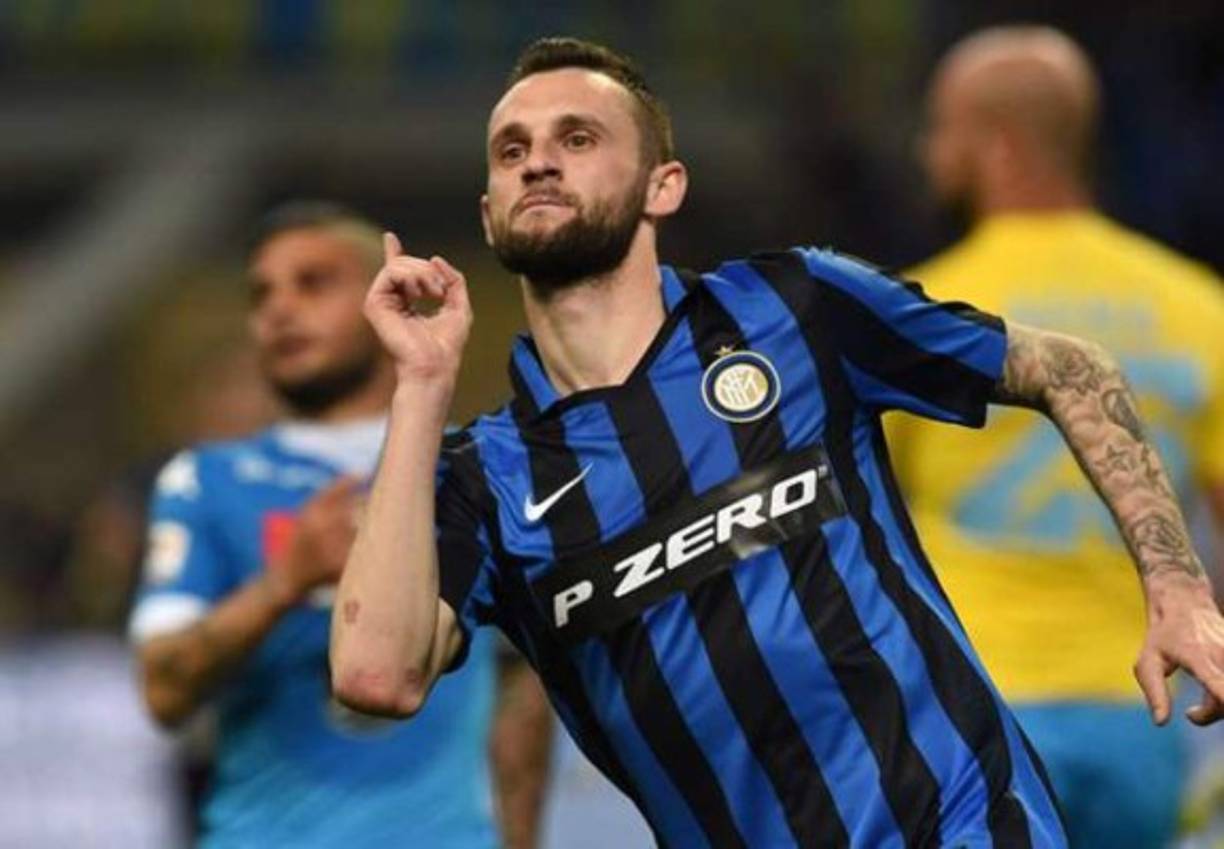 Según La Gazzetta dello Sport, se podría dar un intercambio de jugadores entre Chelsea e Inter, ya que los ingleses pretenderían al mediocentro croata Marcelo Brozovic, y Cesc Fábregas tendría posibilidades de acabar en Italia.