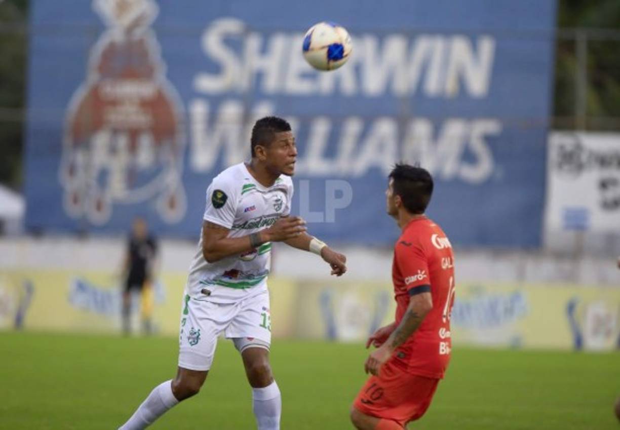 Costly jugó todo el partido y no pudo hacer nada en el juego.