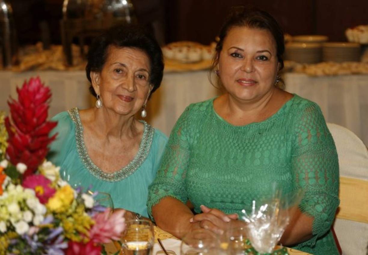 Elba Canahuati y Leticia Zúniga.