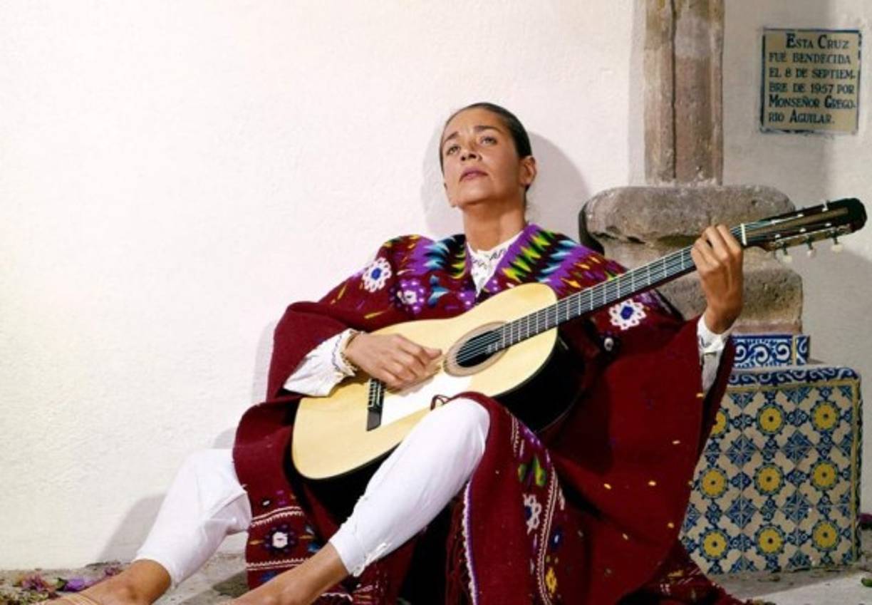 Nacida en Costa Rica, nacionalizada mexicana, Isabel Vargas Lizano fue una mujer adelantada a su época, que sin saberlo partió brecha y cuya vida puede verse como un paralelismo al movimiento de la comunidad LGBT.