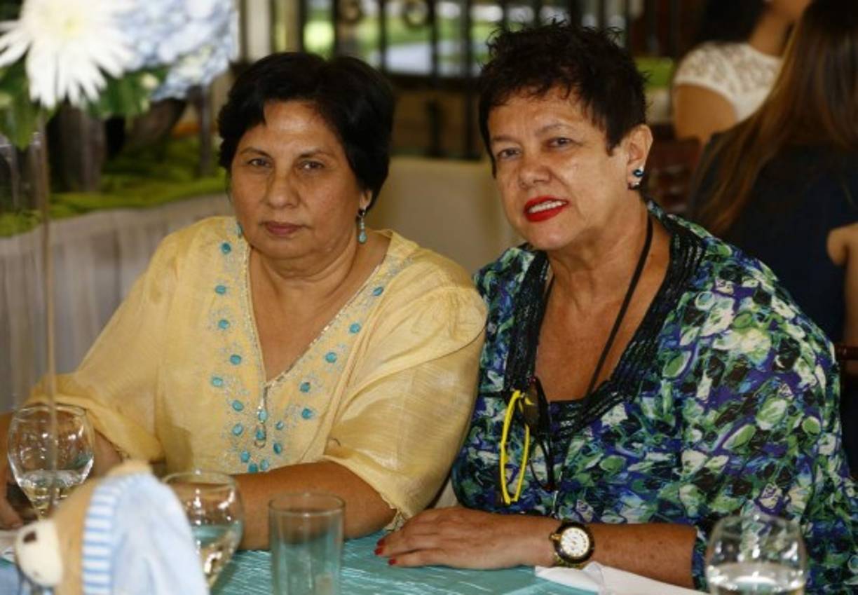 Analía Bustamante y Lía Appenzeller.