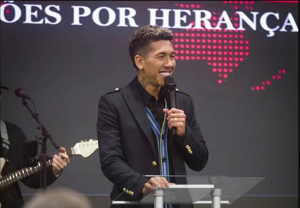 La ceremonia de consagración tuvo lugar el pasado domingo en la localidad natal de Firmino, Maceio, en la Iglesia Manah un acto realizado durante la celebración del tercer aniversario de esta congregación.
