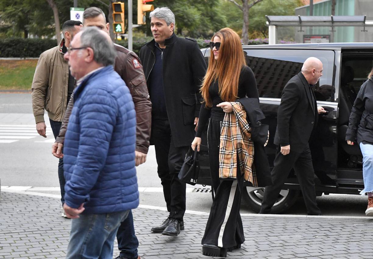 El trámite formalizado este jueves contenía un acuerdo donde se estipula que la intérprete de “Waka Waka” podrá mudarse a Miami y Piqué puede visitar a sus hijos cuantas veces quiera, teniendo en cuenta que los gastos de viaje correrán por ambos padres.