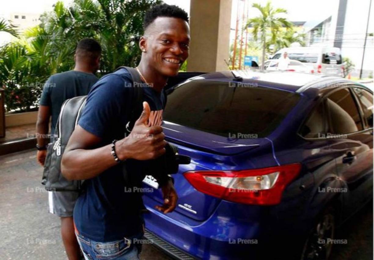 El lateral Félix Crisanto fue uno de los primeros en llegar a la concentración de la Bicolor. El defensor llegó procedente de México en donde destaca con Lobos Buap.