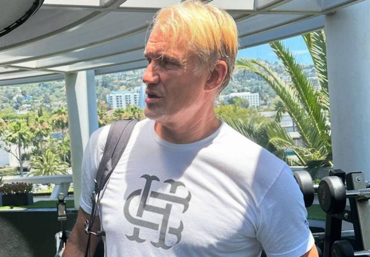 Pero en una entrevista en el programa “In Depth With Graham Bensinger” reveló que los médicos encontraron “algunos tumores más en la zona” en 2020 y extirparon seis, pero uno había crecido hasta el “tamaño de un limón” en su hígado y los médicos no pudieron extraerlo, recuerda el medio estadounidense.