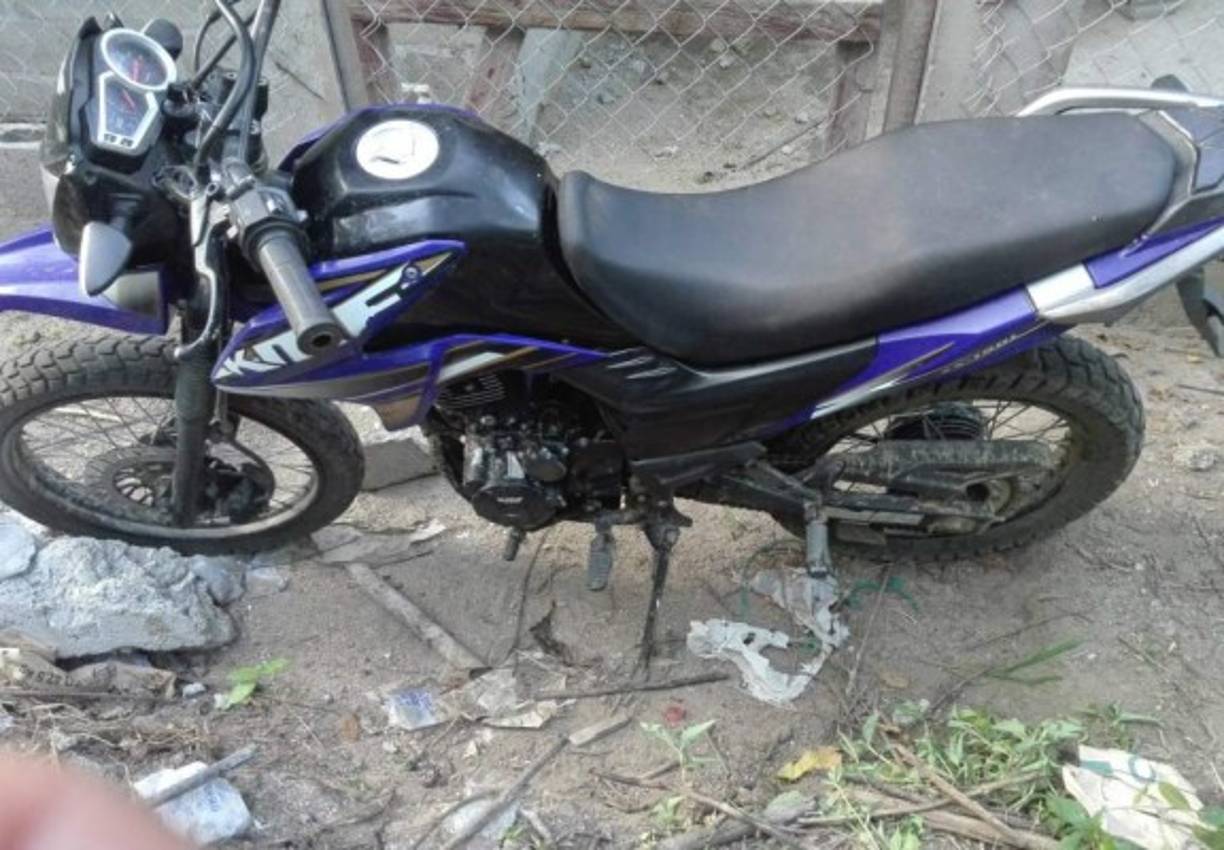 Imagen de la motocicleta decomisada al joven que fue detenido.