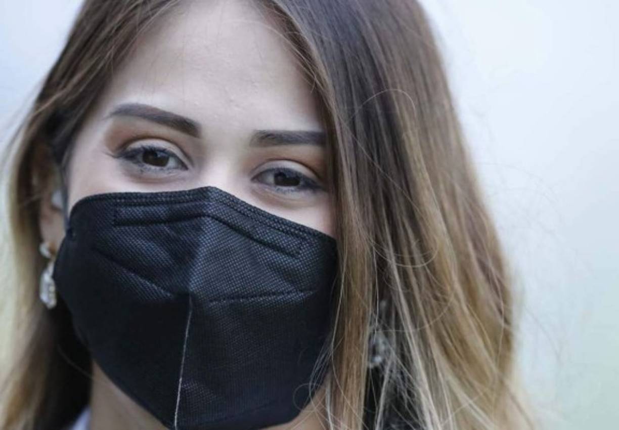 La bella y joven periodista Karla López, estuvo trabajando como reportera en el clásico sampedrano entre Real España y Marathón que finalizó empatado 2-2 en el estadio Morazán.