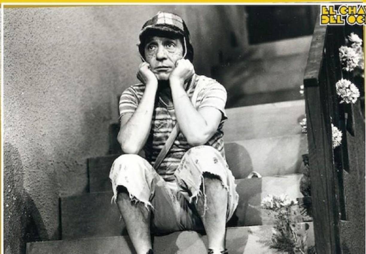 “El diario del Chavo” narra que posteriormente a ser abandonado por su mamá, fue a dar a un orfanato. “La encargada principal era la señora <b>Martina,</b> la cual siempre estaba de mal humor y les pegaba a todos los niños. A mí una vez me sacó sangre de la nariz y luego se enojó porque manché mi ropa con la sangre”, detalló.
