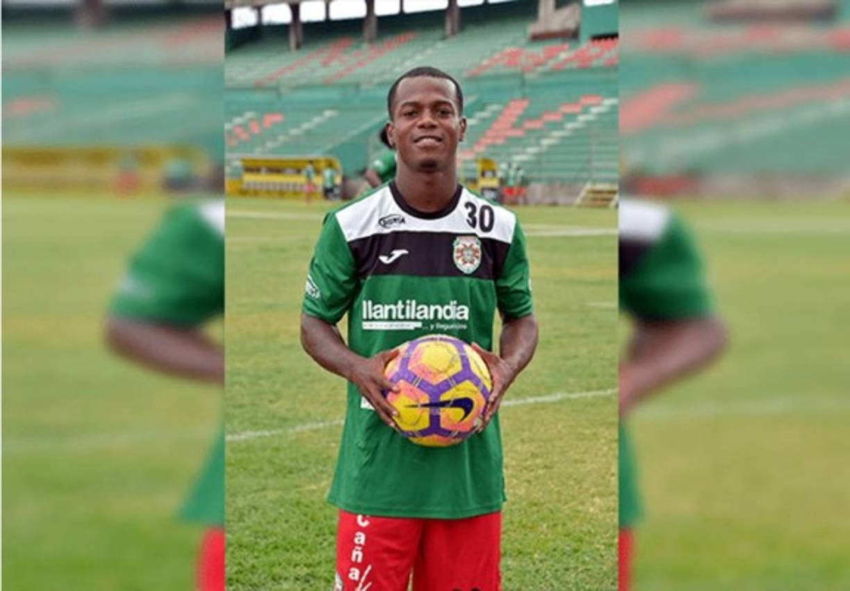 El joven mediocampista Edwin Solany Solano Martínez ha dejado entrever su salida del Marathón en una petición que le hicieron en redes sociales de no irse del club. 'Tengo que ver lo mejor para mí y mi familia', respondió.