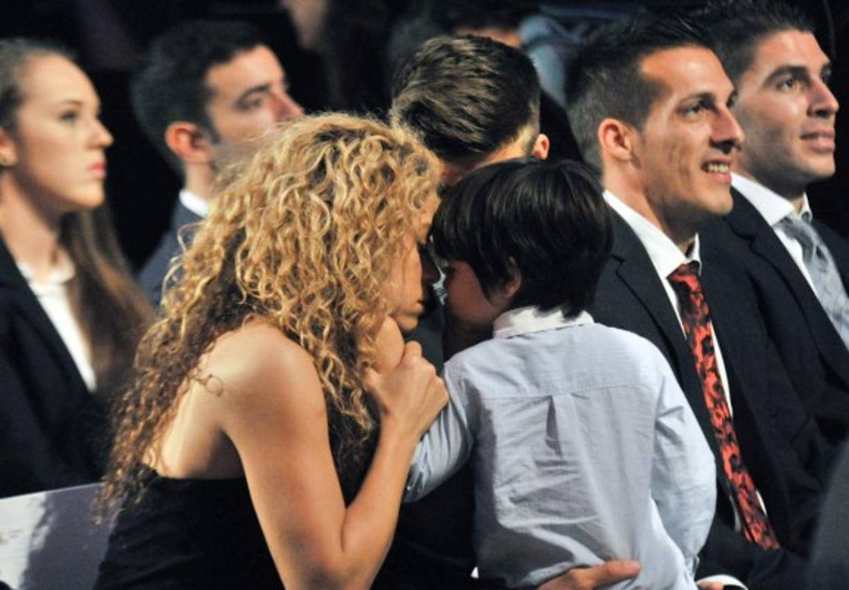 El pequeño Milan fue el centro de atención durante el acto que tuvo lugar en la antigua fábrica de Estrella Damm de Barcelona.