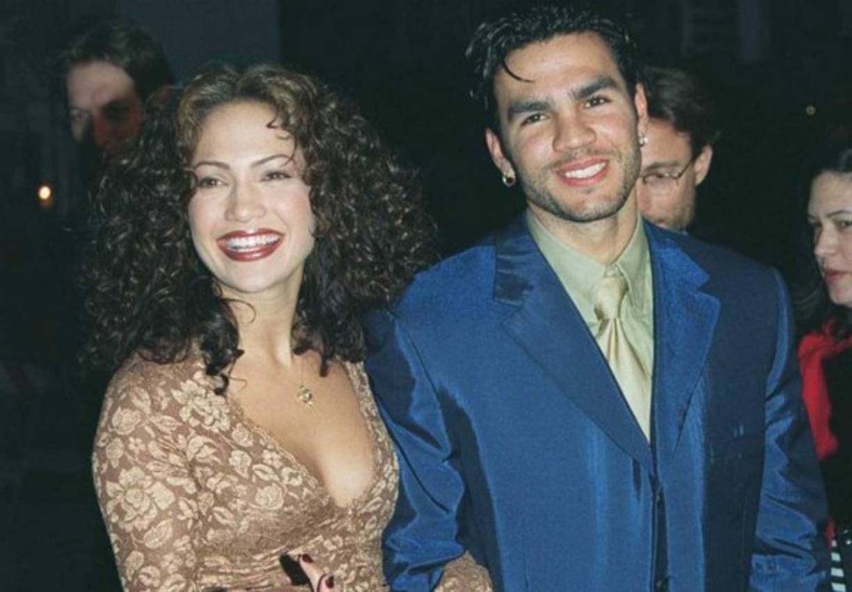 Ojani Noa. Fue el hombre que Jennifer eligió para contraer matrimonio en febrero de 1997. De acuerdo con la estrella, su amor fue a primera vista, pero la chispa se acabó en menos de un año, por lo que decidieron separarse. Tras años de luchas en las cortes la Diva del Bronx logró impedir que su ex publicara unos videos que comprometían a la estrella.