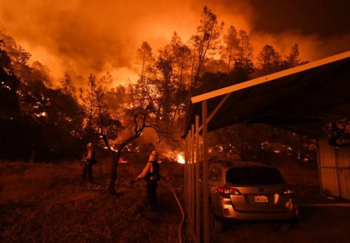 Poco después Trump firmó el estado de emergencia para California, lo que supone que el Gobierno federal presta asistencia adicional para combatir los fuegos.