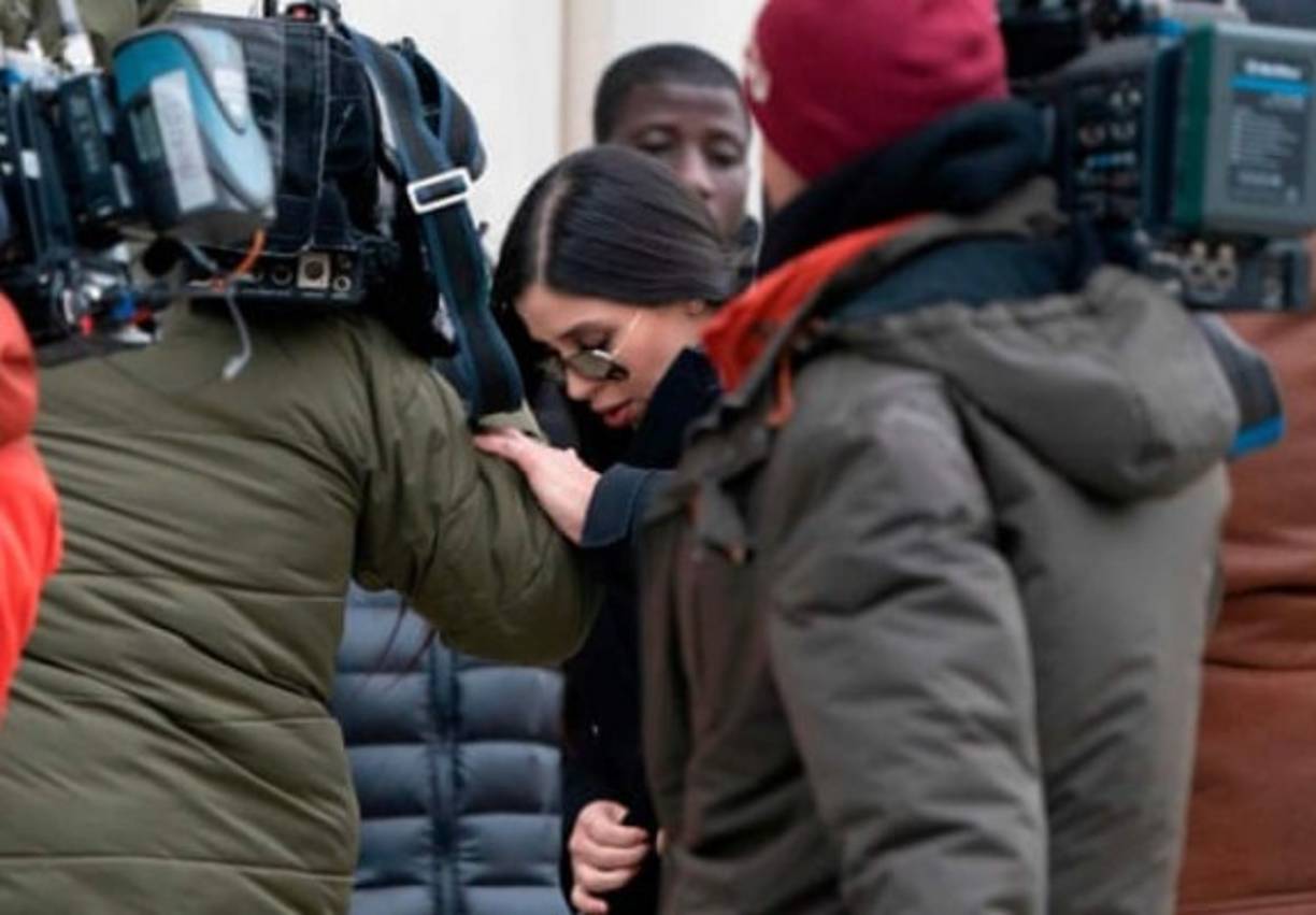 Emma Coronel, la joven esposa del narcotraficante mexicano Joaquín Guzmán Loera, se ha convertida en una de las protagonistas del mediático juicio que se celebra contra el ex jefe del cartel de Sinaloa en Nueva York.