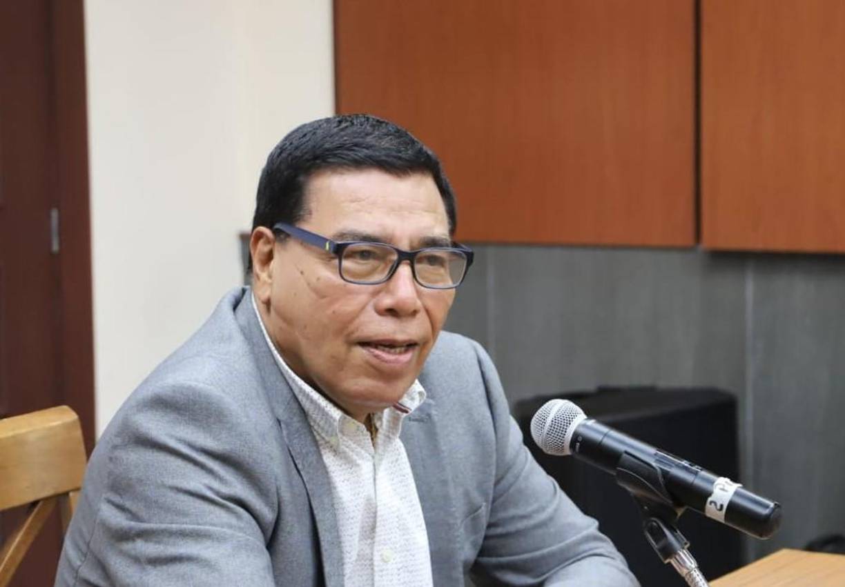 <b>10. Postulante Julio Navarro, Sociólogo y Docente:</b>Expuso la necesidad que tiene el país de reducir los costos de cada proceso electoral. Además, aseguró que se postula para consejero propietario porque tiene los conocimientos necesarios para desempeñar el cargo.