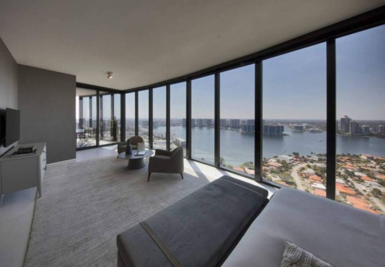 El precio que habría pagado Messi por este departamento de tres dormitorios y cuatro baños rondaría los 5 millones de dólares. La idea del argentino es vivir en Estados Unidos en el final de su carrera.