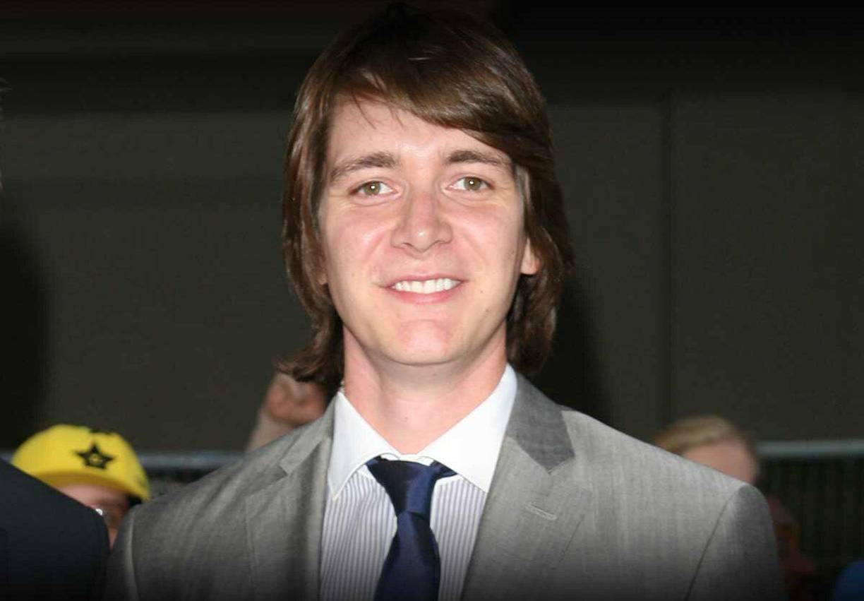 James Phelps , que interpretó a Fred Weasley en las ocho películas, publicó un homenaje a Smith en su historia de Instagram. “Es muy triste escuchar la noticia hoy”, escribió. “Fue un honor haber estado en el mismo set que Dame Maggie Smith. En HP, ella siempre fue acogedora, divertida y también mostró cómo actuar no solo en el set, sino también fuera de él. Mis pensamientos están con su familia en este momento tan triste”.