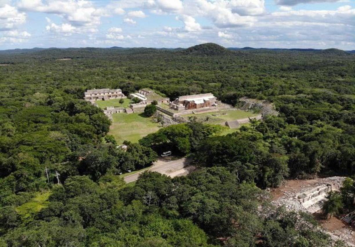 “El palacio, que se ubica en el Grupo Yaxcán, tiene características de El Petén y corresponde al período 250 al 500 d.C.”, reveló a EFE.