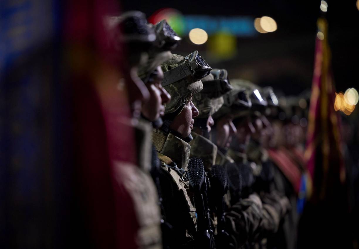 “Estamos unidos en nuestra condena a la acumulación militar y la retórica agresiva de Rusia hacia Ucrania”, escribieron, reafirmando su “compromiso inquebrantable con la soberanía y la integridad territorial de Ucrania”.