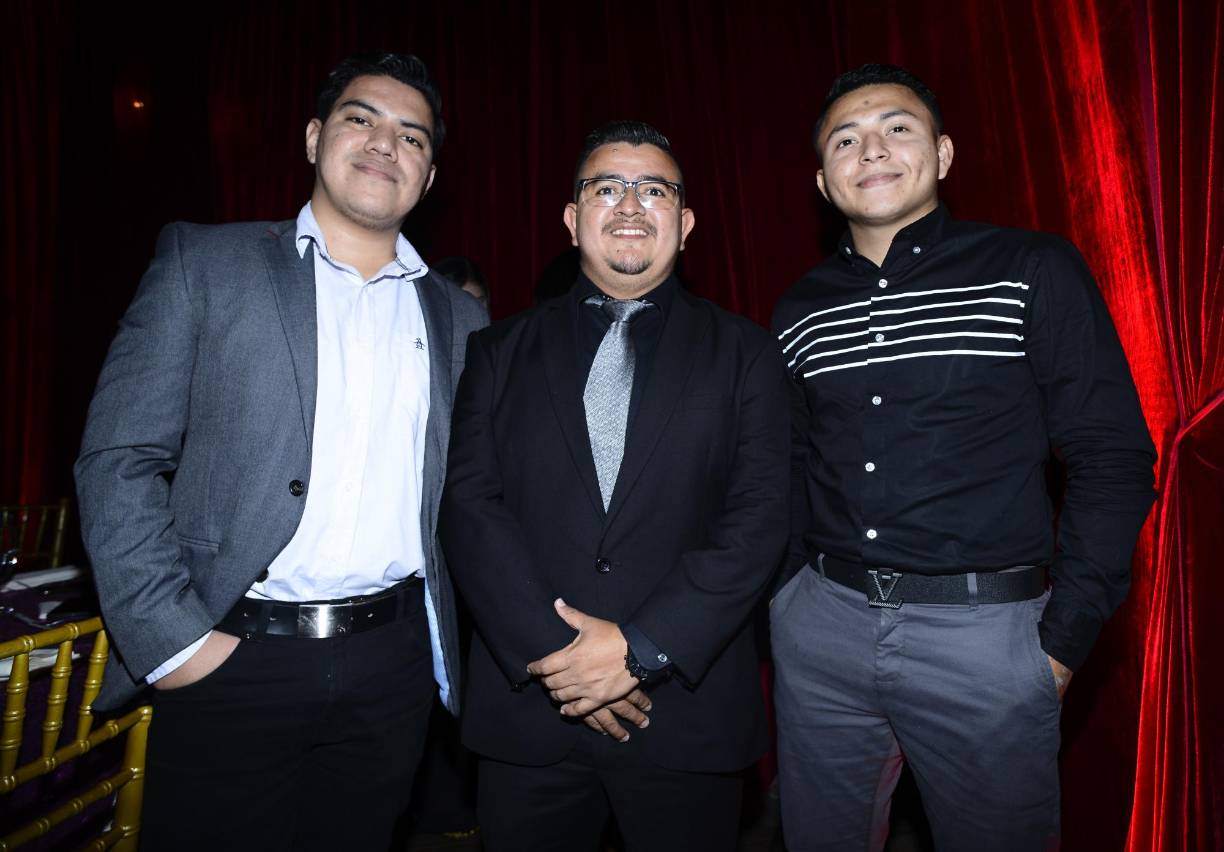 Grupo Inversa despide el 2024 con inolvidable fiesta árabe