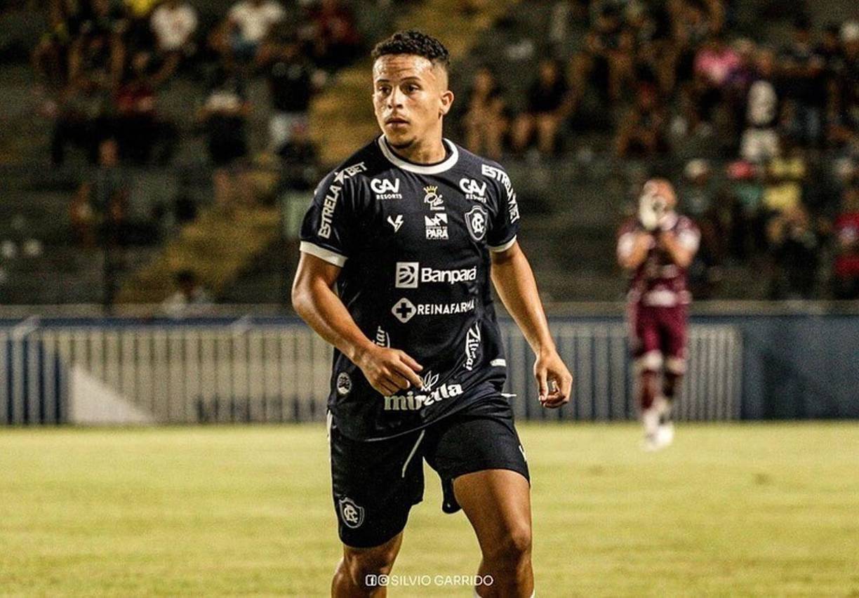 Hasta el momento no han sido identificados los sujetos que se encontraban en el auto y participaron en el hecho delictivo.