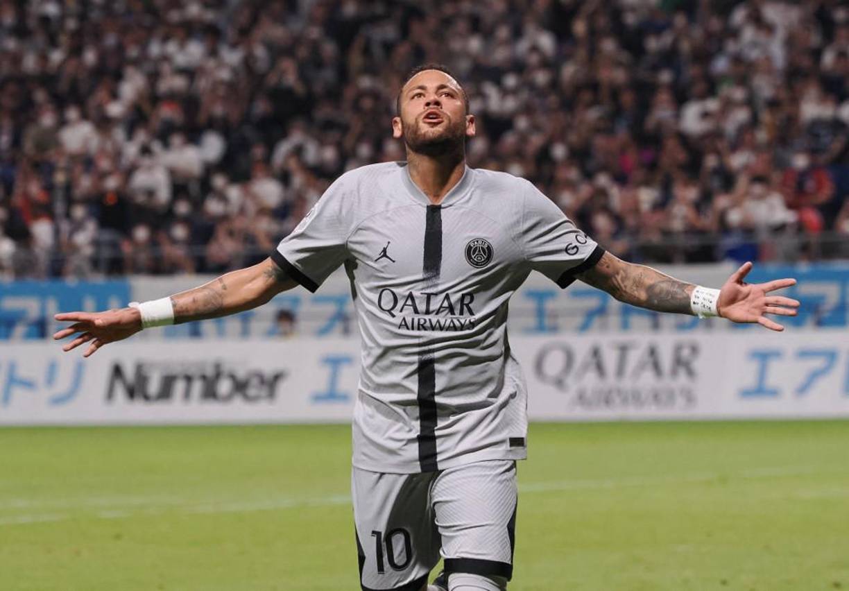 Neymar se encuentra en el punto de mira después de que la modelo australiana se haya hecho viral en redes mostrado los mensajes que le enviaba el deportista.