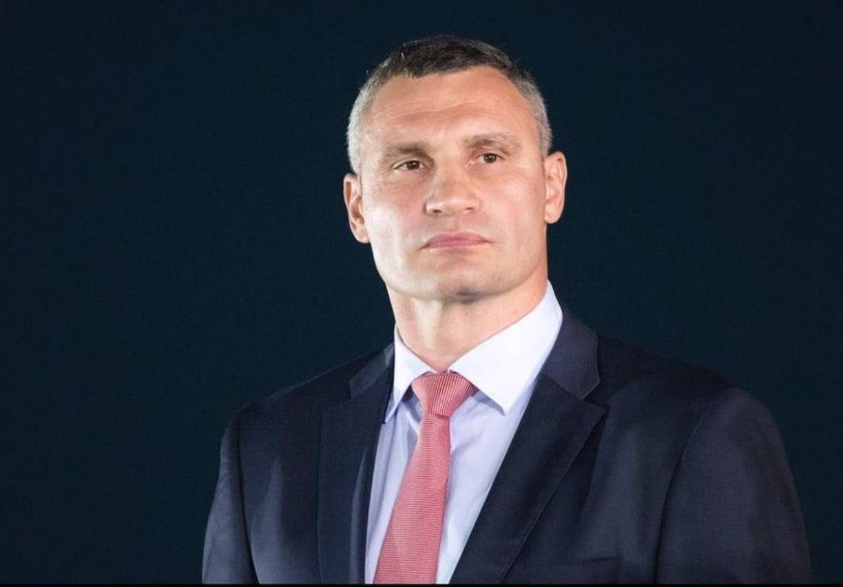 “Las fuerzas del mal luchan contra nuestra tierra. Nosotros en Kiev aseguramos el funcionamiento de la infraestructura crítica de la capital. Trabajamos todos por la defensa de nuestra patria. ¡Gloria a Ucrania!”, señaló de manera rotunda Vitali Klitschko .